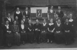 na fot. moja prababcia Stanisława Konieczna;
Związek Polaków w Niemczech, Schonnebeck, pod flagą Rodła